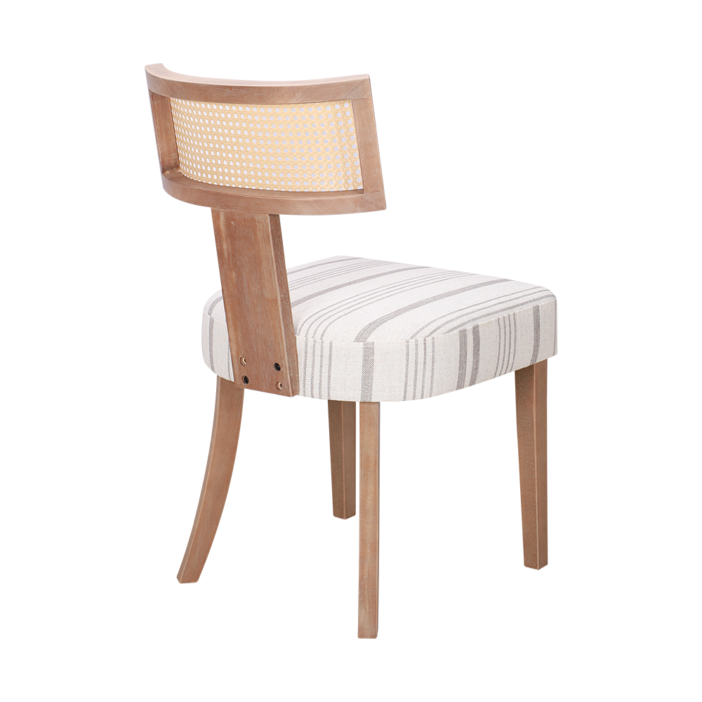 Kumipuun sienen tyynyn ruokasali